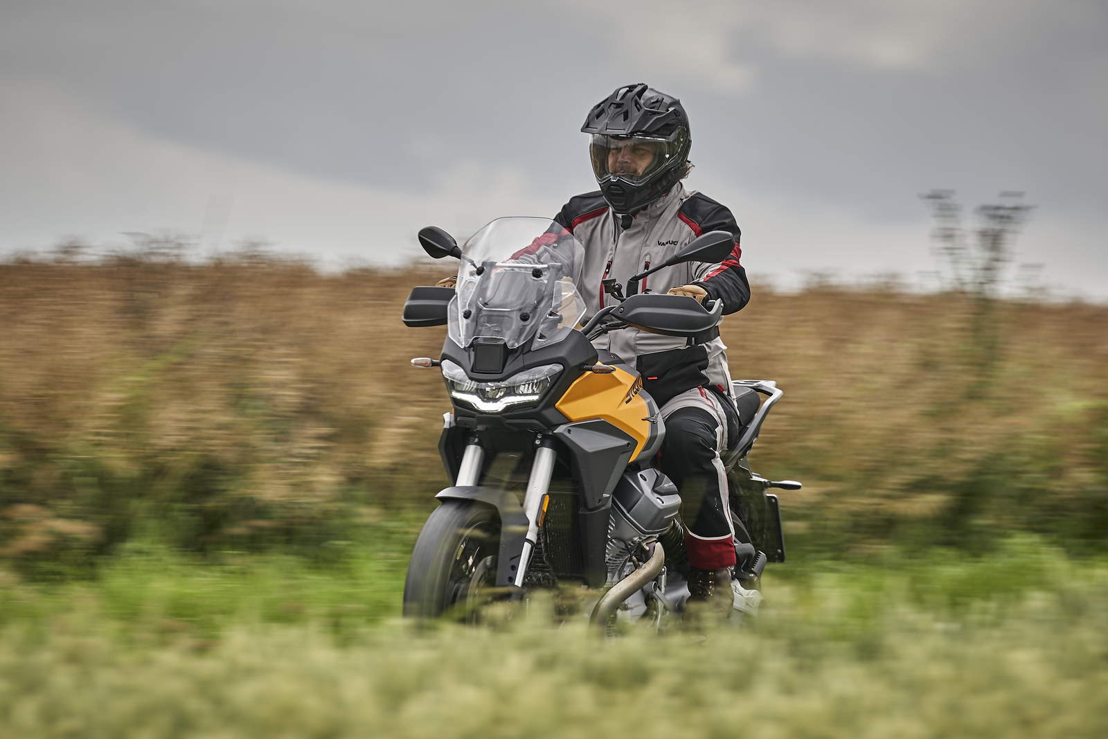 Honda Africa Twin CRF 1100 vs Moto Guzzi Stelvio